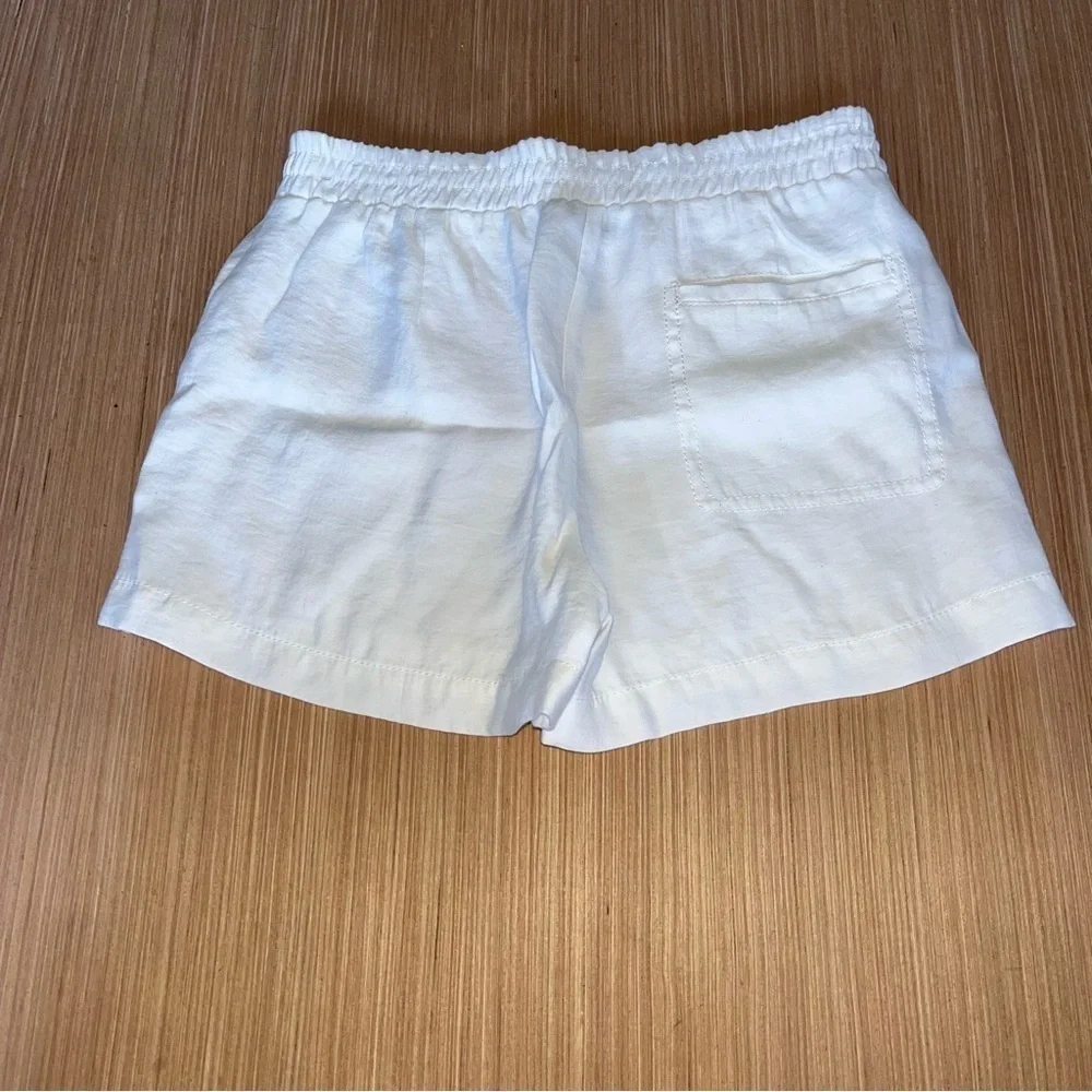 BCBG White Shorts - Picture 5 of 8